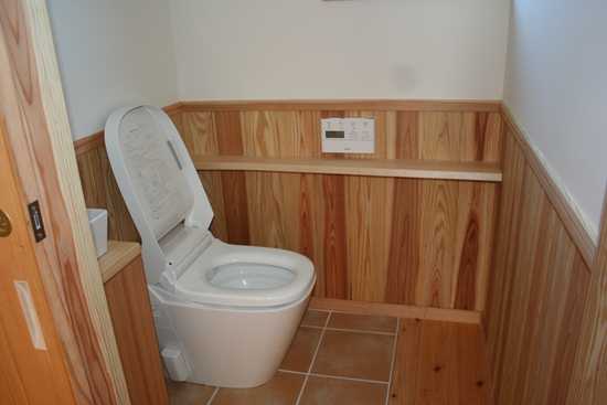 自然素材を使ったトイレ